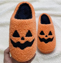 Load image into Gallery viewer, Indoor Closed Toe Halloween Slippers
